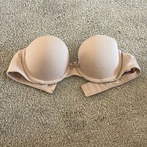 Strapless Victoria’s Secret nude bra
